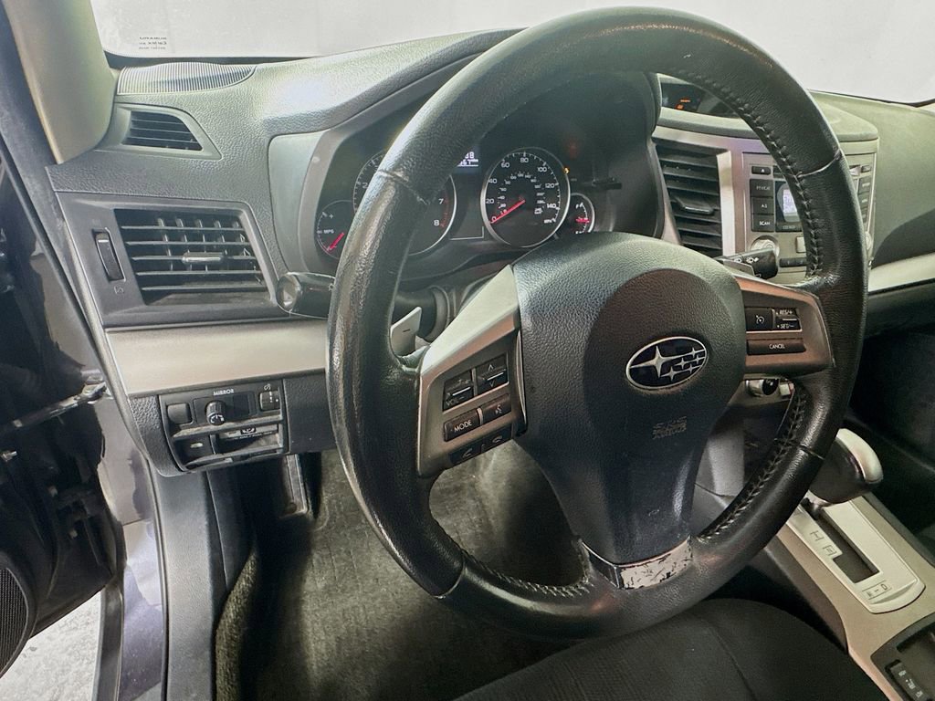 Used 2013 Subaru Outback 2.5i Premium AWD/4WD image 11
