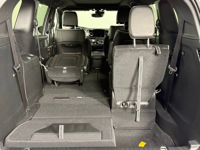New 2026 Chrysler Pacifica Limited image 29