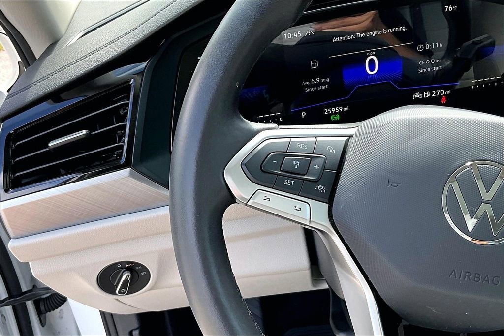 Certified 2023 Volkswagen Jetta SE w/ Panoramic Sunroof Package image 23