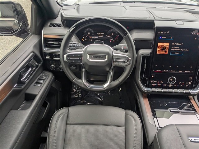 Used 2025 GMC Yukon XL Denali w/ Denali Reserve Package image 18