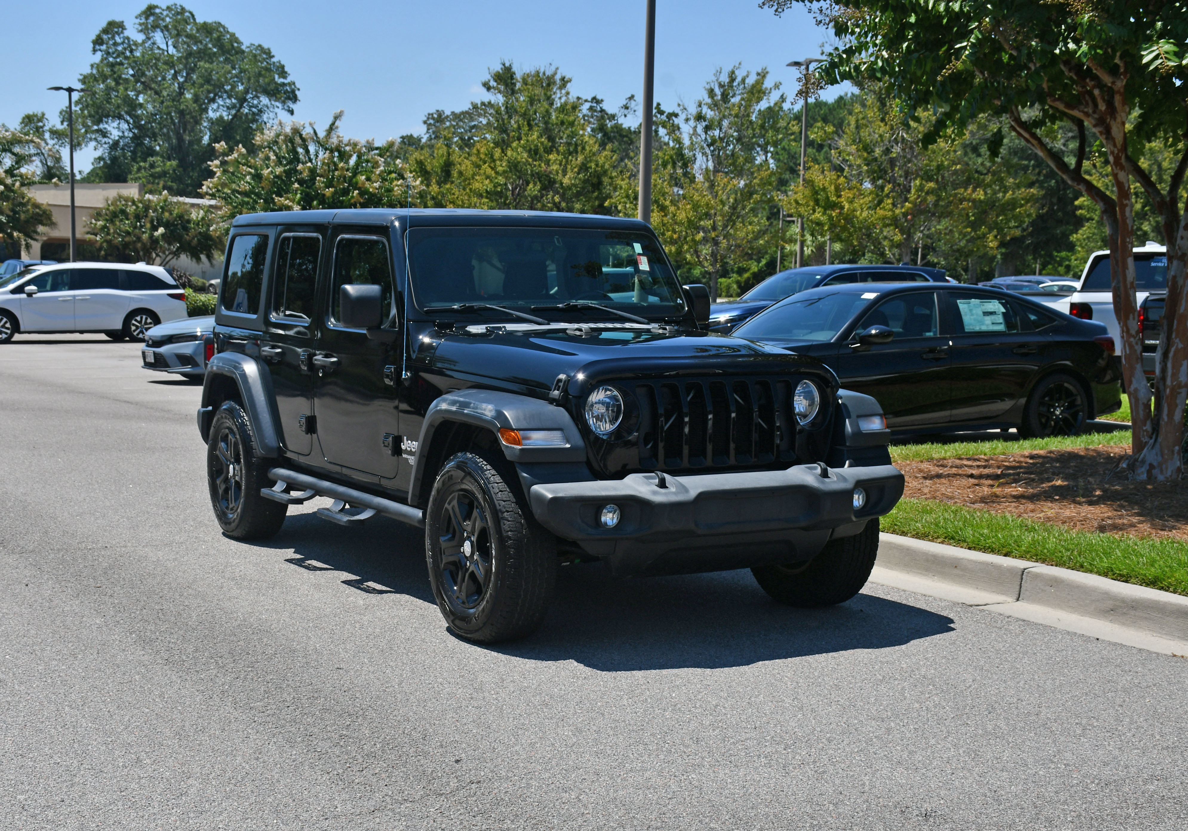 Used 2019 Jeep Wrangler Unlimited Sport S AWD/4WD image 6
