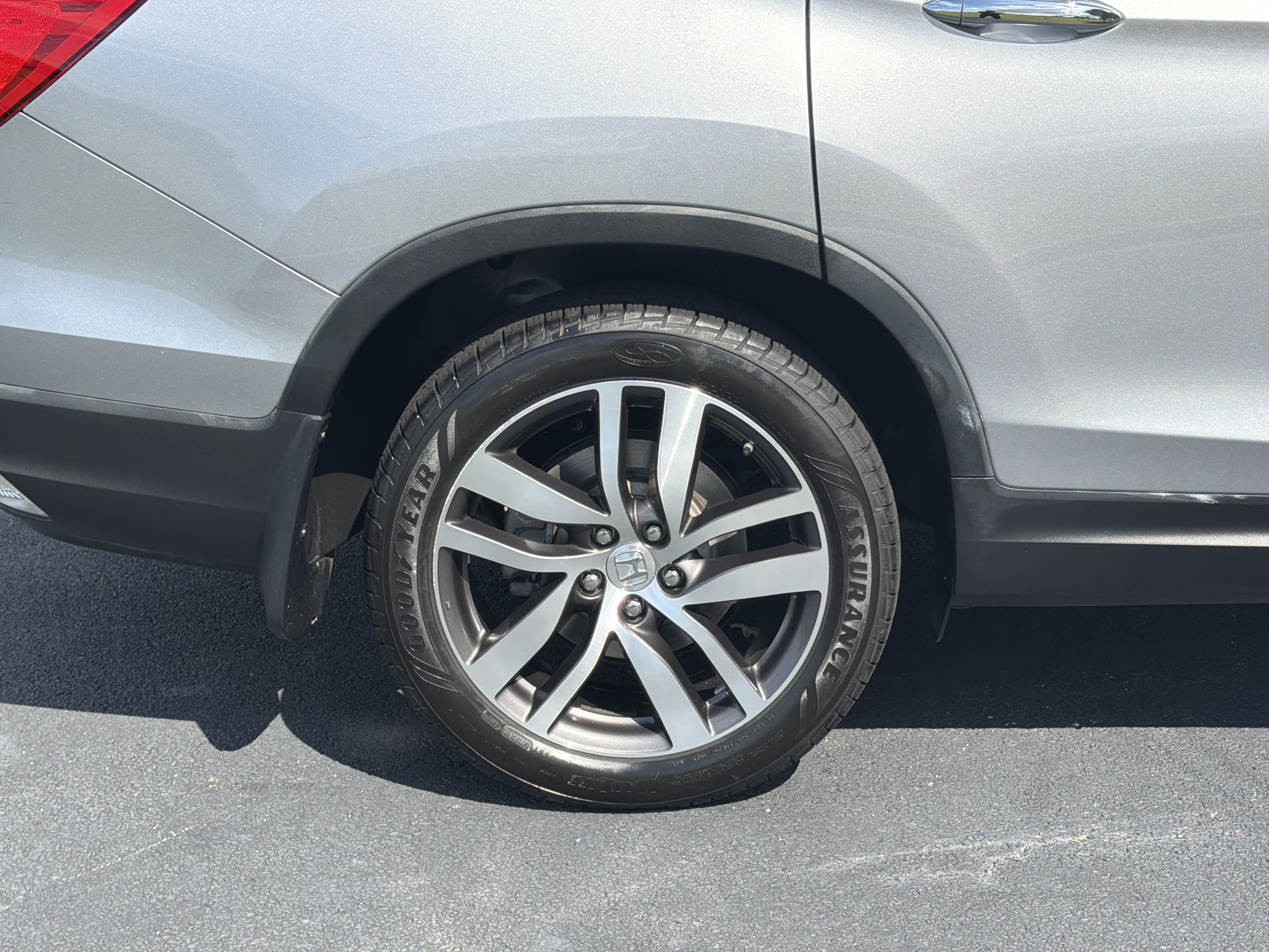 Used 2016 Honda Pilot Touring image 34