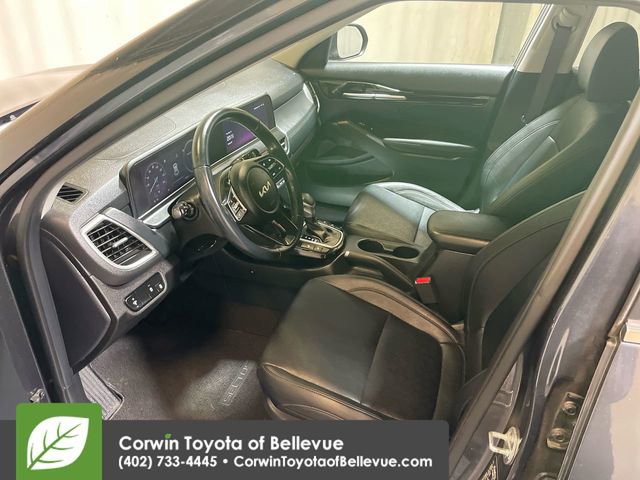 Used 2024 Kia Seltos EX image 12