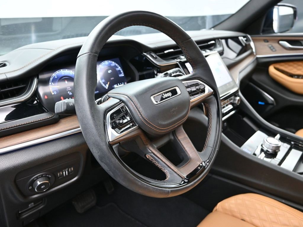 Used 2023 Jeep Grand Cherokee L Summit w/ Advanced Protech Group IV image 12