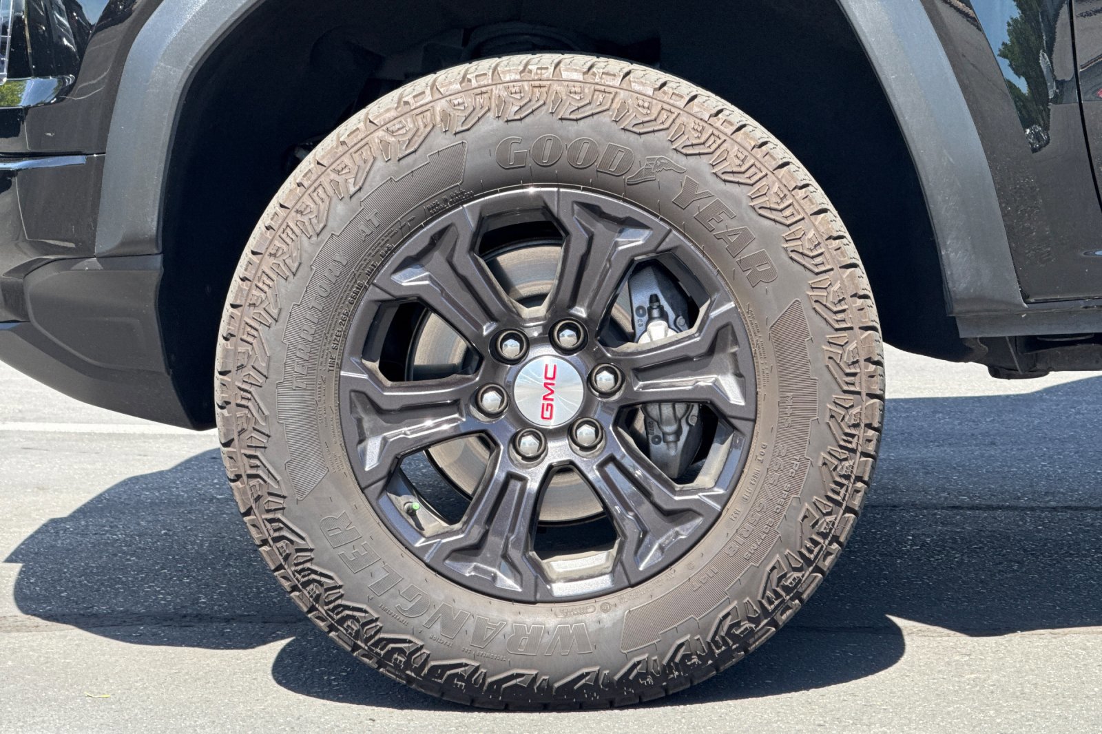 Used 2024 GMC Canyon Elevation w/ Convenience Package image 36