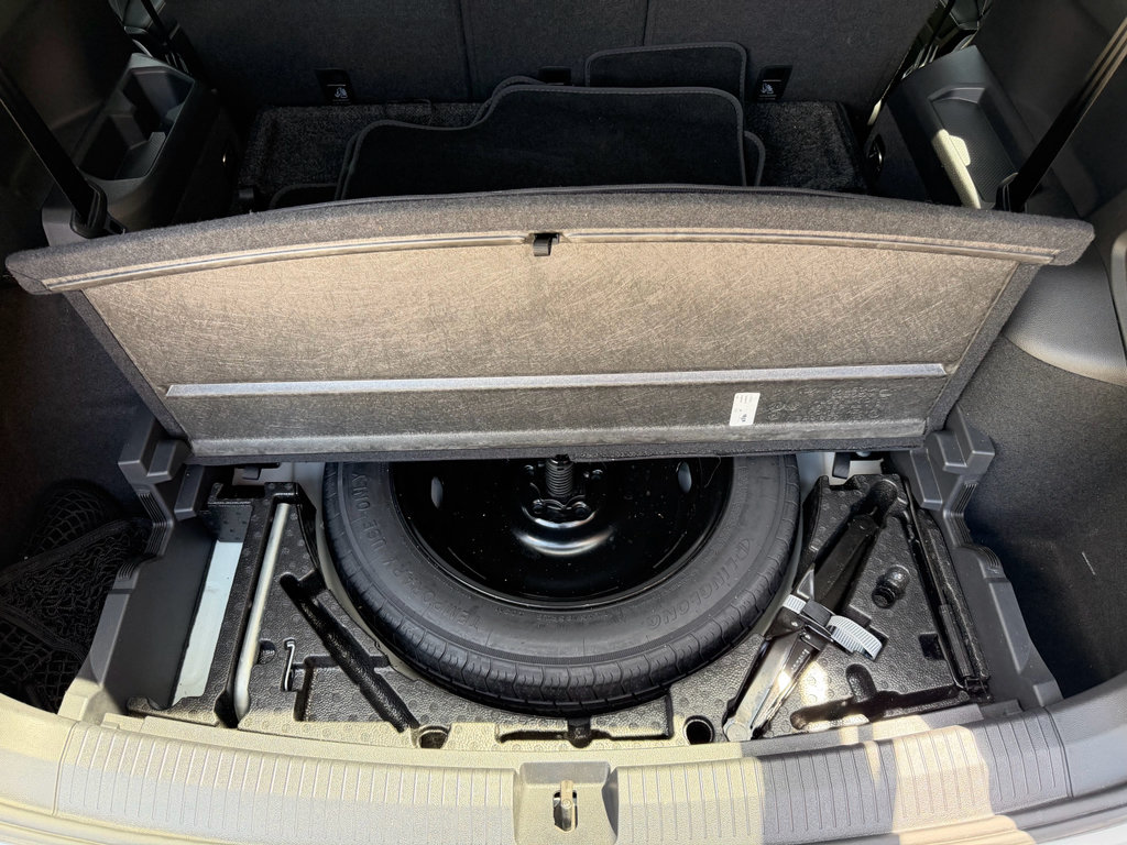 Used 2023 Volkswagen Tiguan SE FWD image 28