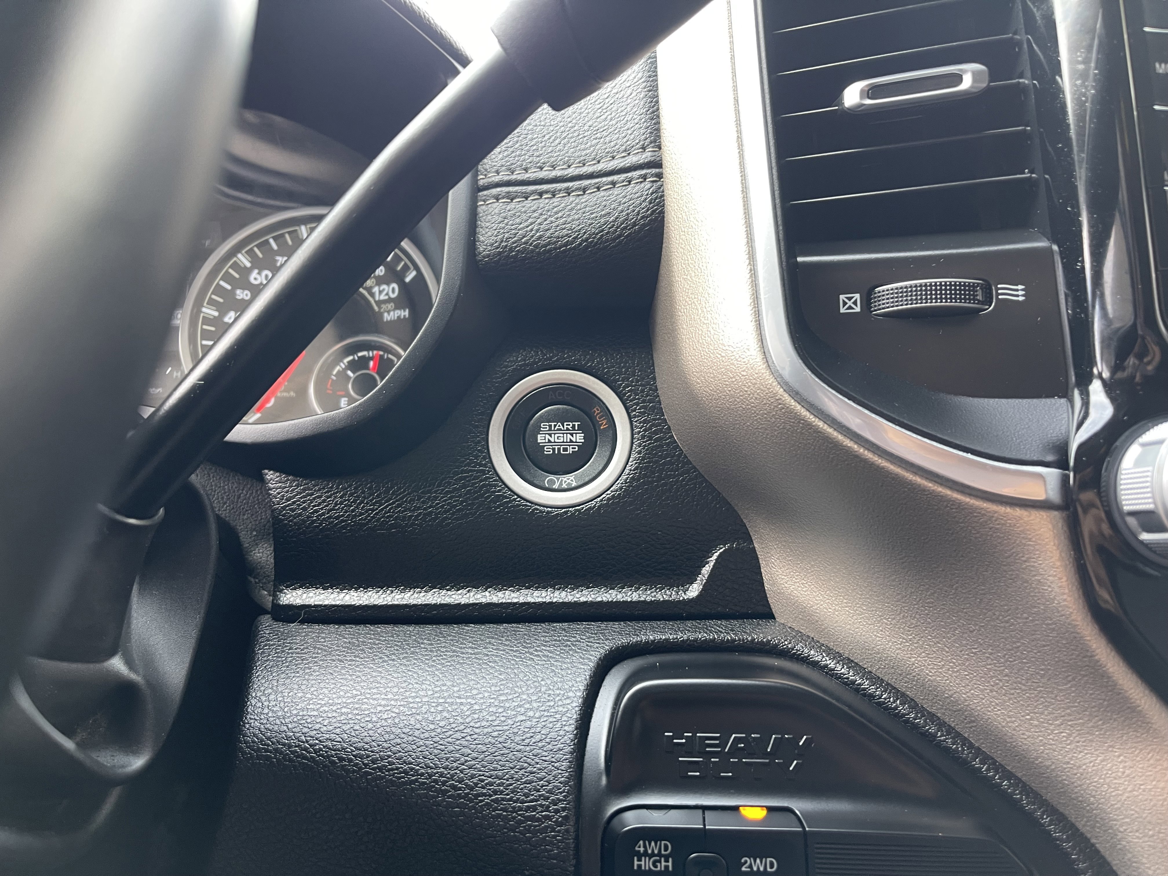Used 2024 RAM 2500 Laramie AWD/4WD image 35