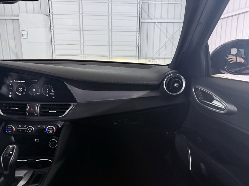 Used 2022 Alfa Romeo Giulia Veloce image 42