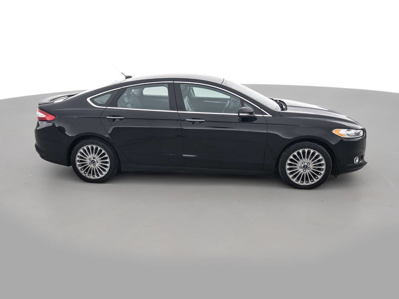 Used 2016 Ford Fusion Titanium image 4