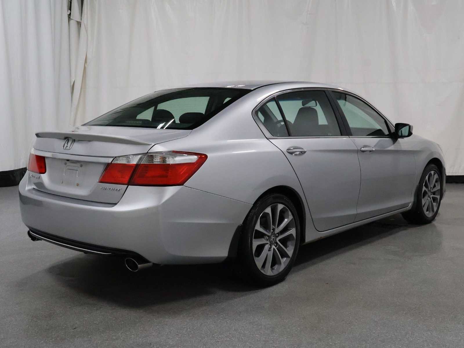Used 2013 Honda Accord Sport image 9