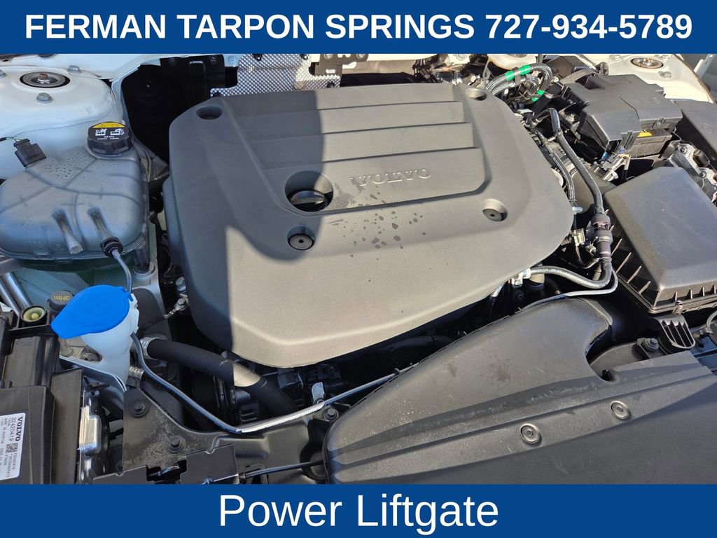 Certified 2025 Volvo XC40 B5 Core image 22