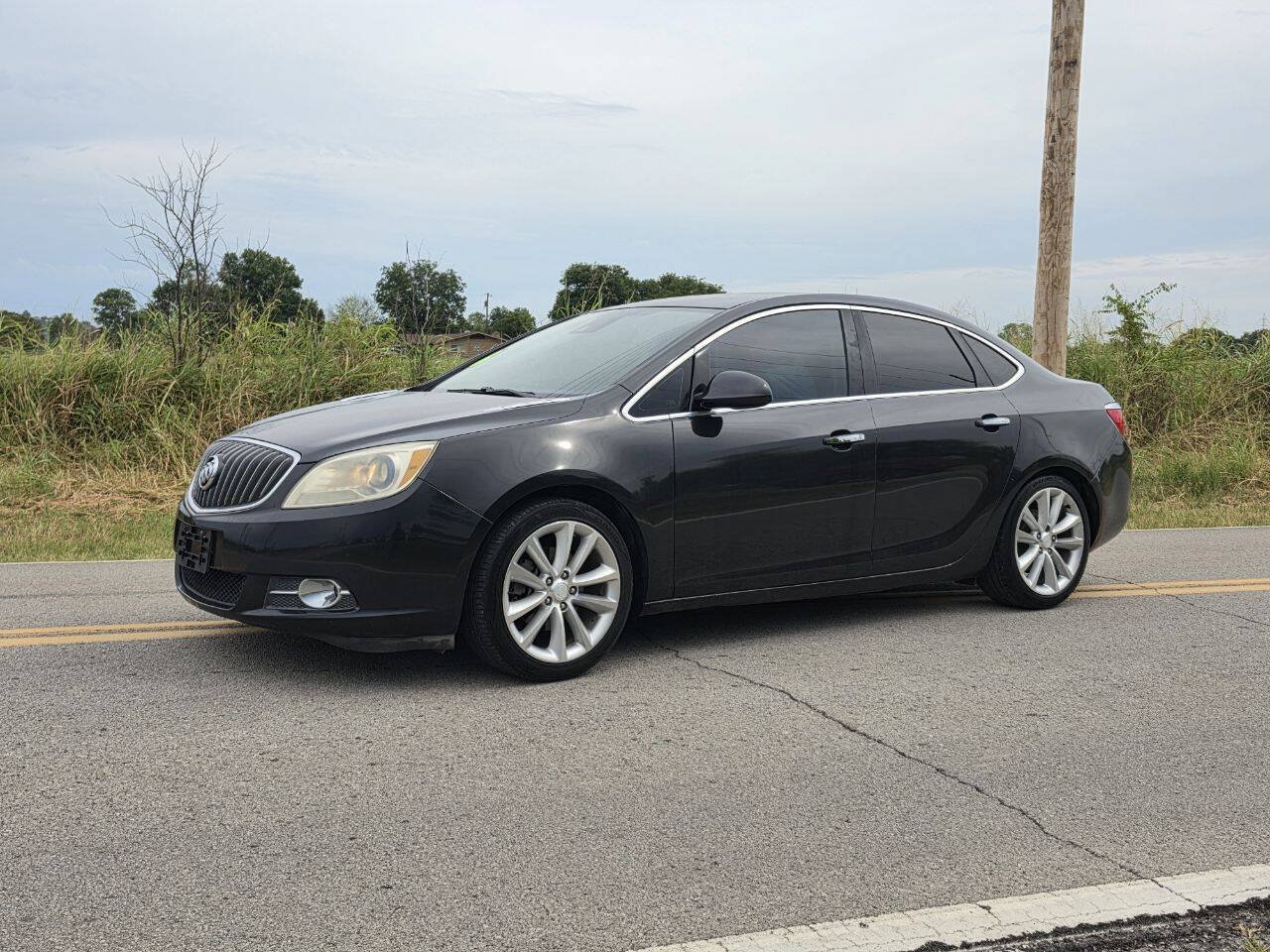 Used 2014 Buick Verano Leather FWD image 2