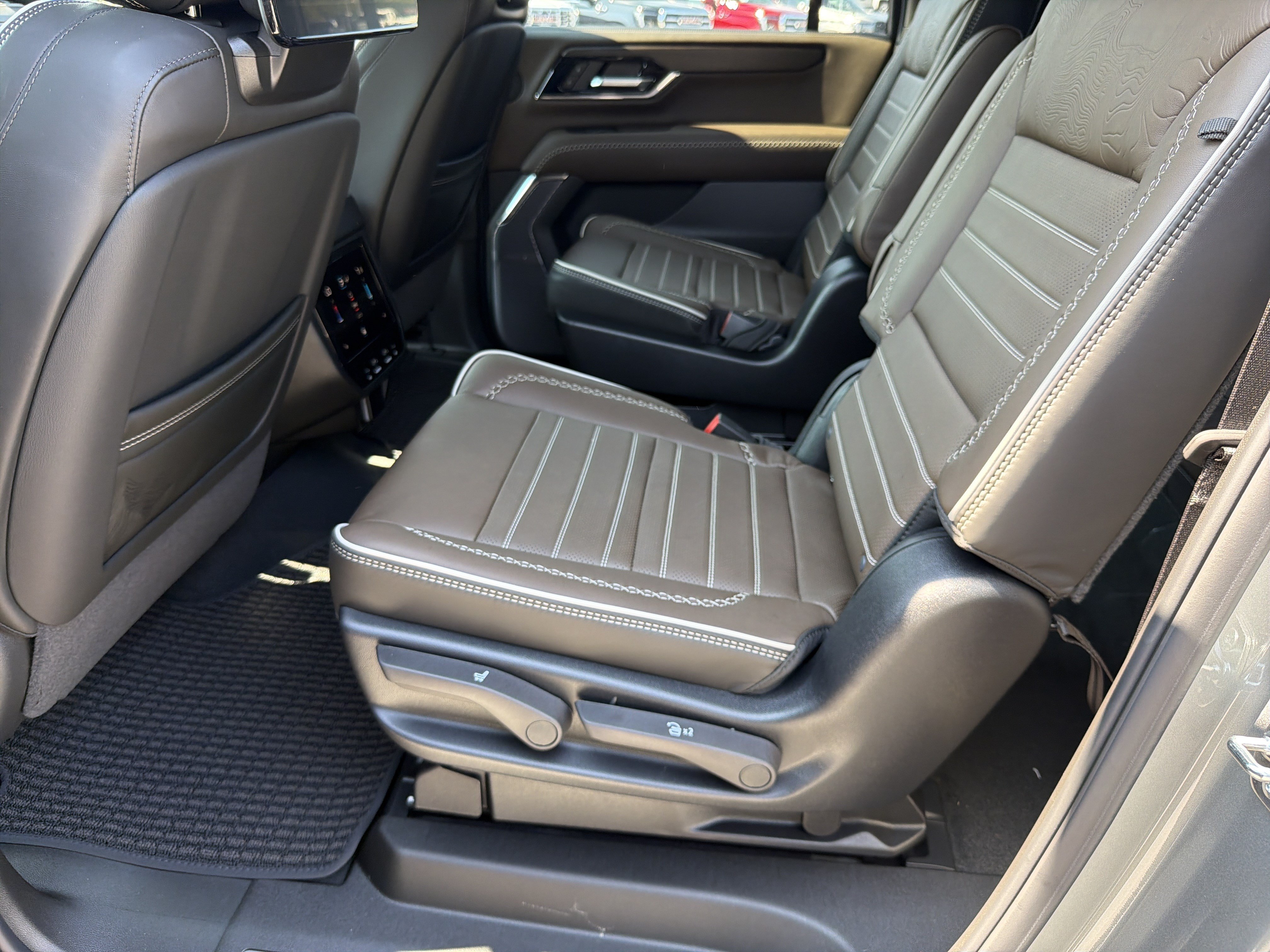New 2026 GMC Yukon XL Denali Ultimate AWD/4WD image 22