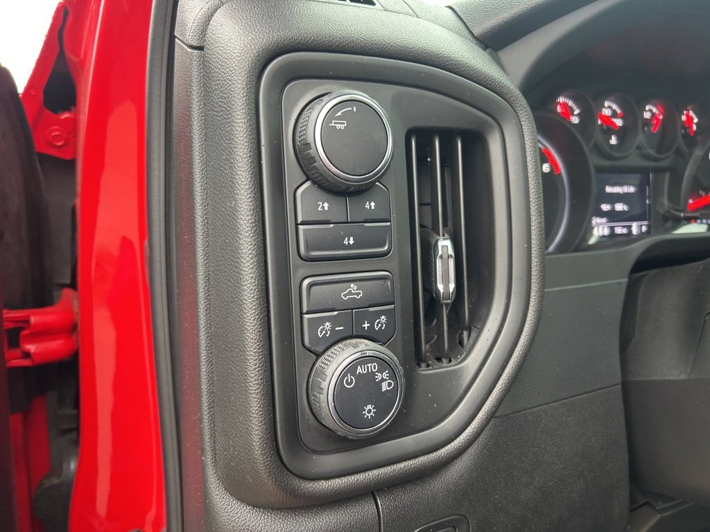 Used 2024 Chevrolet Silverado 3500 W/T image 16