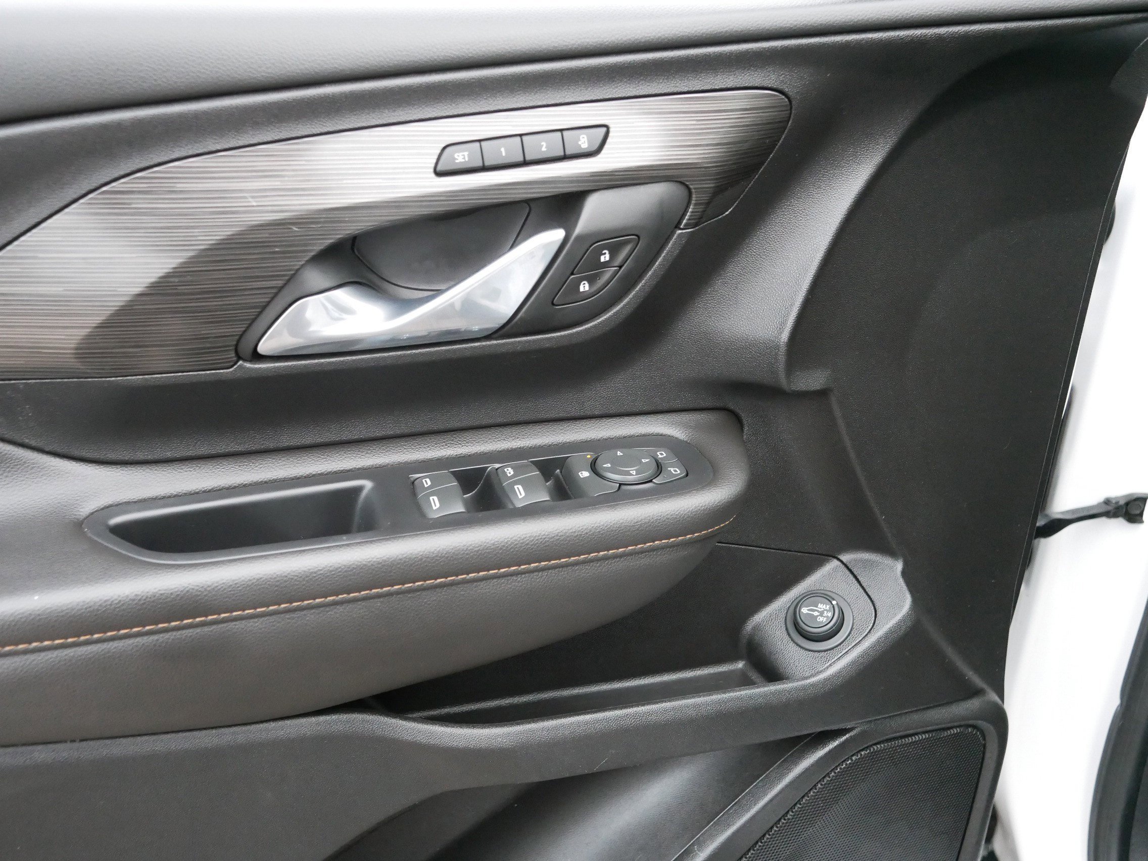 Used 2020 GMC Terrain SLT w/ Preferred Package image 19