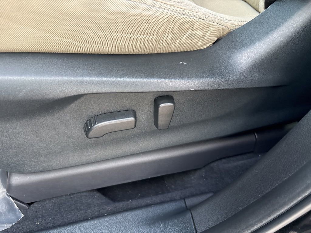 Certified 2023 Subaru Ascent Premium w/ Convenience Package image 18