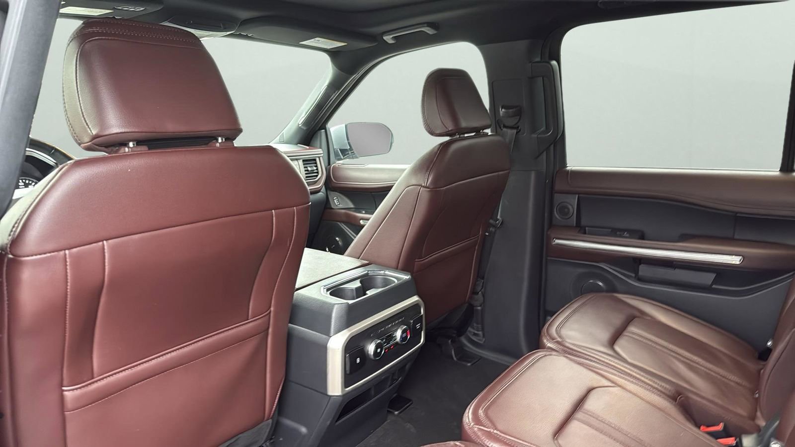 Certified 2024 Ford Expedition Limited image 29