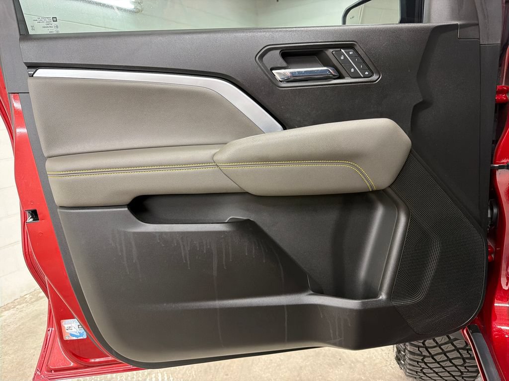 Used 2024 Chevrolet Colorado ZR2 w/ ZR2 Bison Edition AWD/4WD image 16