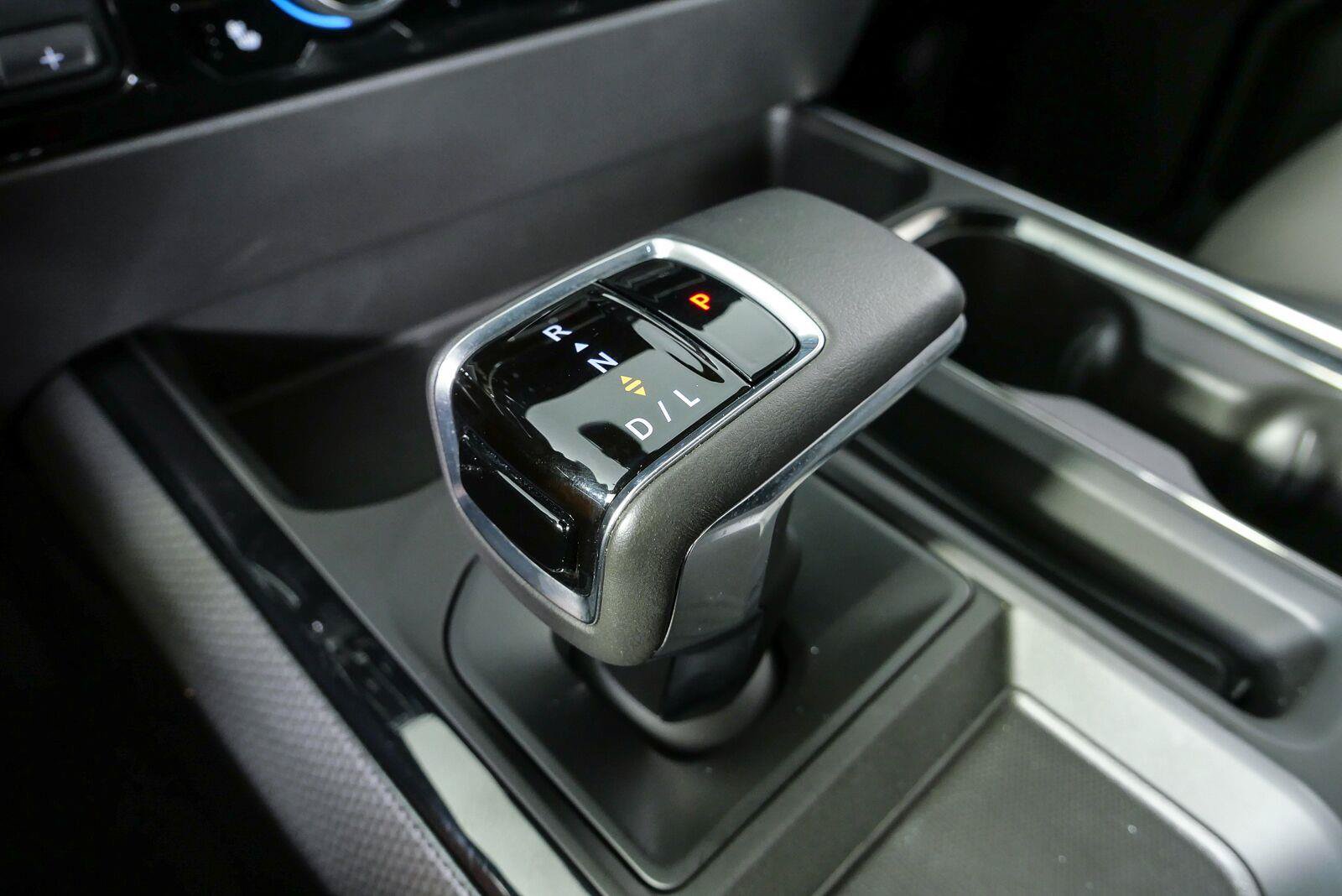 Used 2022 Chevrolet Silverado 1500 ZR2 w/ Technology Package AWD/4WD image 17