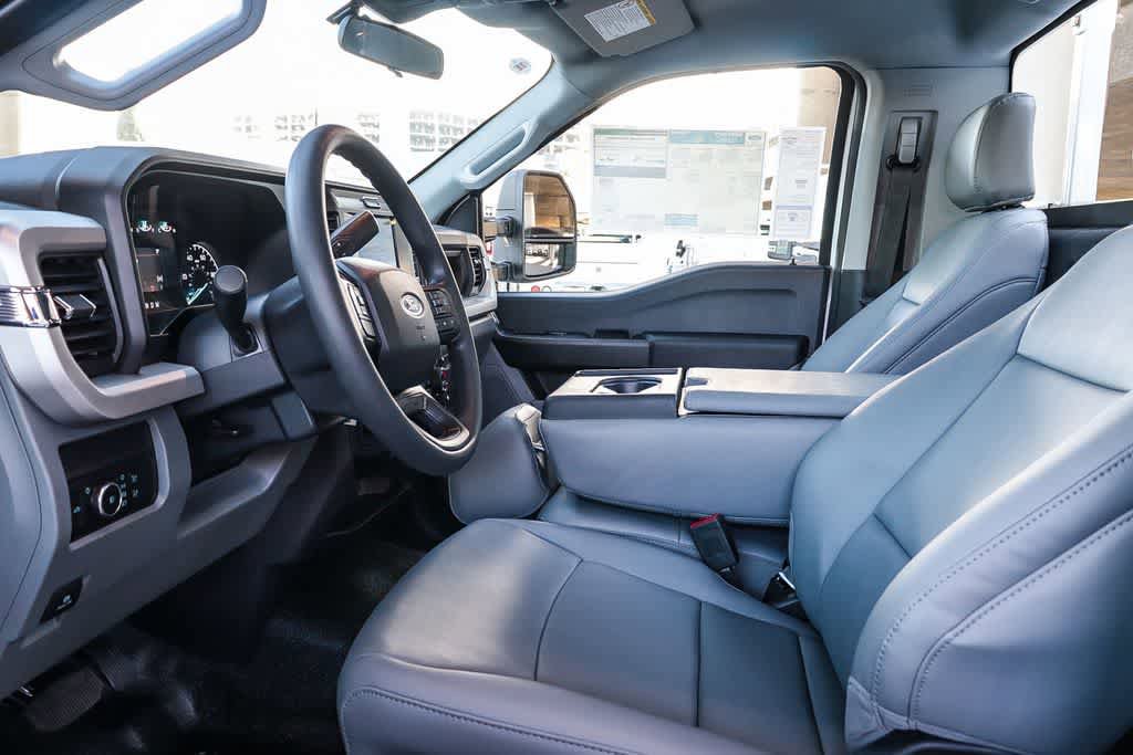 New 2026 Ford F250 XL w/ XL Chrome Package image 18