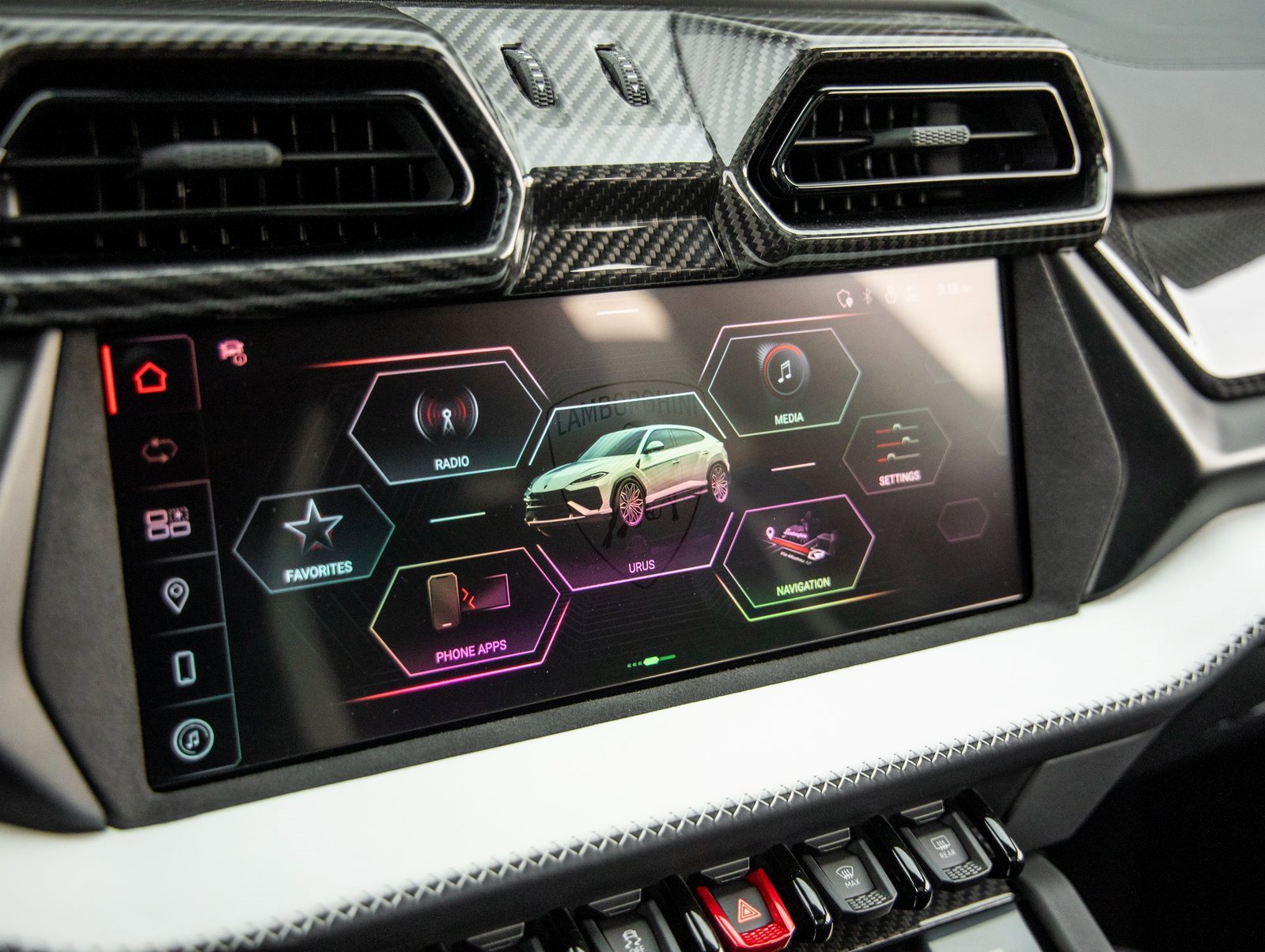 Used 2025 Lamborghini Urus SE image 30