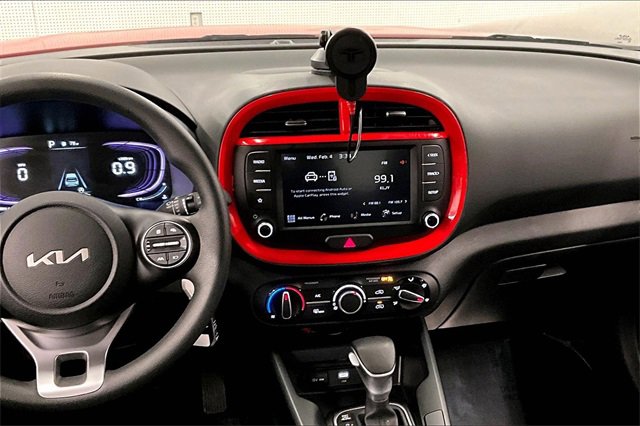 Used 2025 Kia Soul LX w/ LX Technology Package image 6