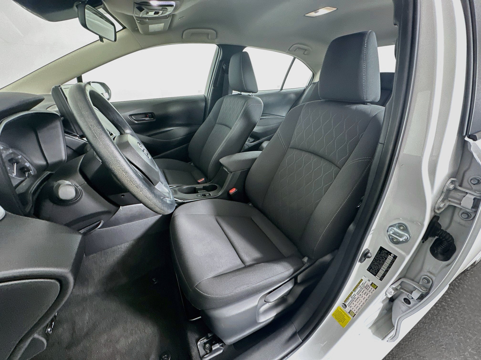 Used 2025 Toyota Corolla LE FWD image 13