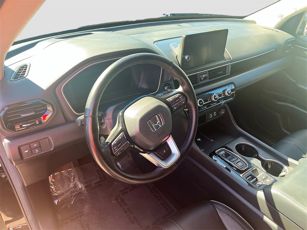 Used 2025 Honda Pilot Elite image 9