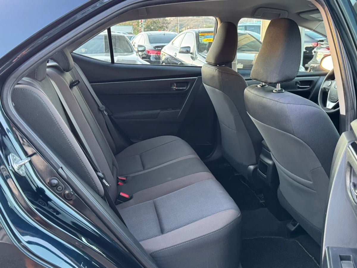 Used 2019 Toyota Corolla LE w/ Carpet Mat Package (TMS) FWD image 19