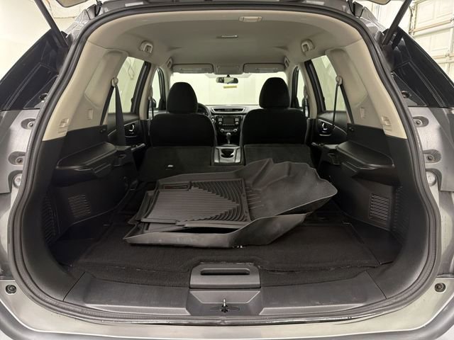 Used 2015 Nissan Rogue SV image 16