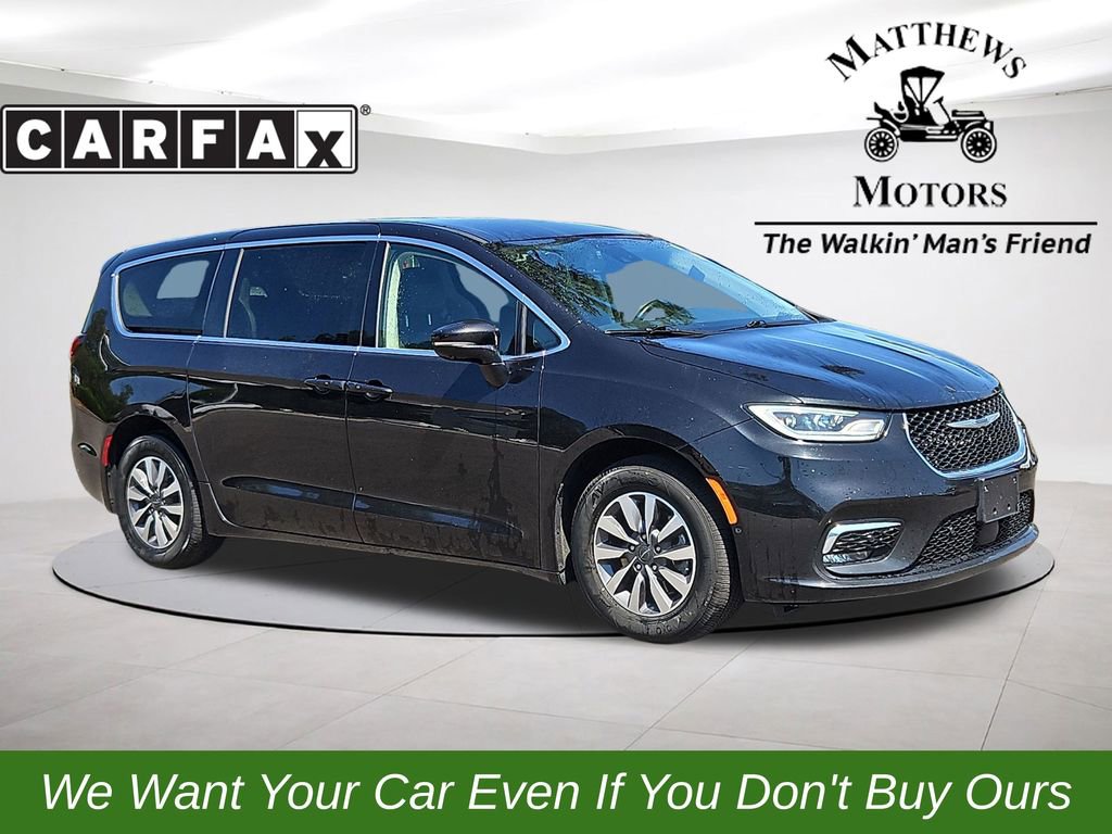 Used 2022 Chrysler Pacifica Touring-L w/ Uconnect Theater Family Group FWD image 1