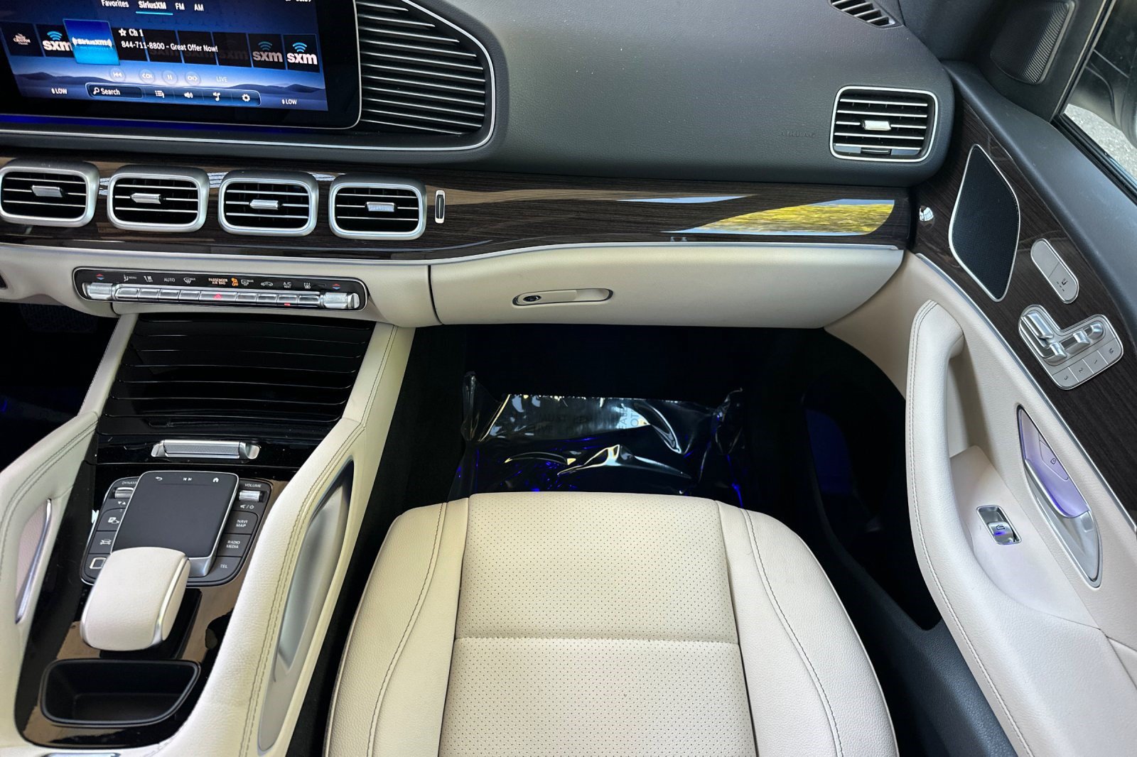 Certified 2025 Mercedes-Benz GLE 450e 4MATIC image 32