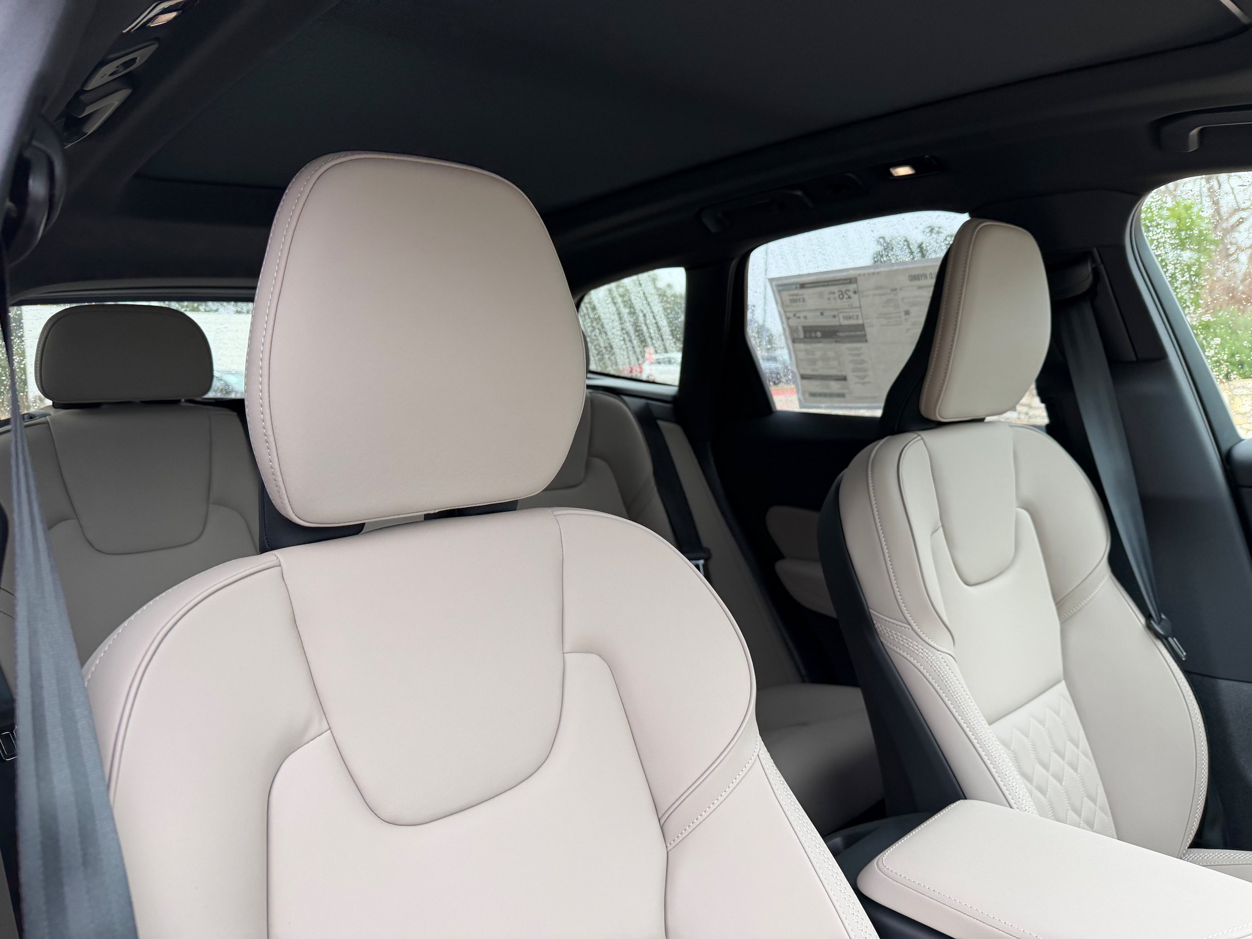 New 2026 Volvo XC60 B5 Plus w/ Protection Package Premier AWD/4WD image 9