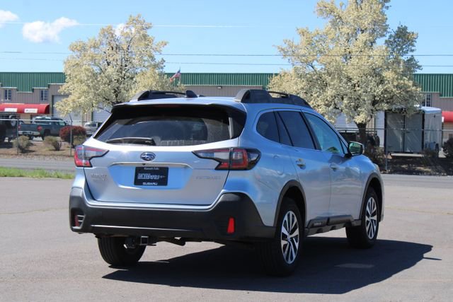 Used 2020 Subaru Outback Premium image 6