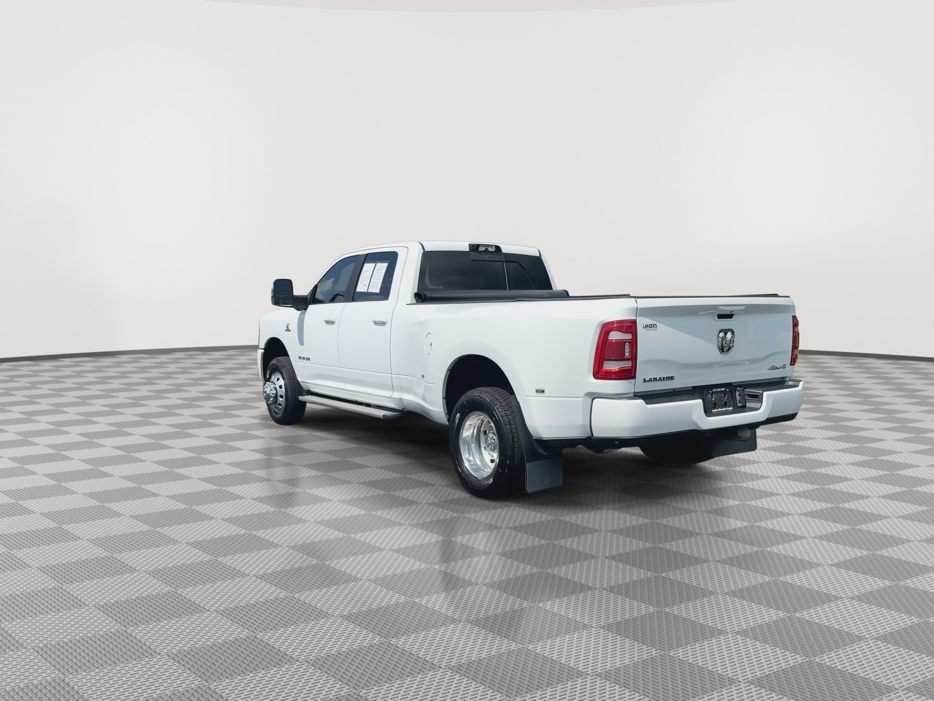 Used 2024 RAM 3500 Laramie w/ Towing Technology Group AWD/4WD image 7