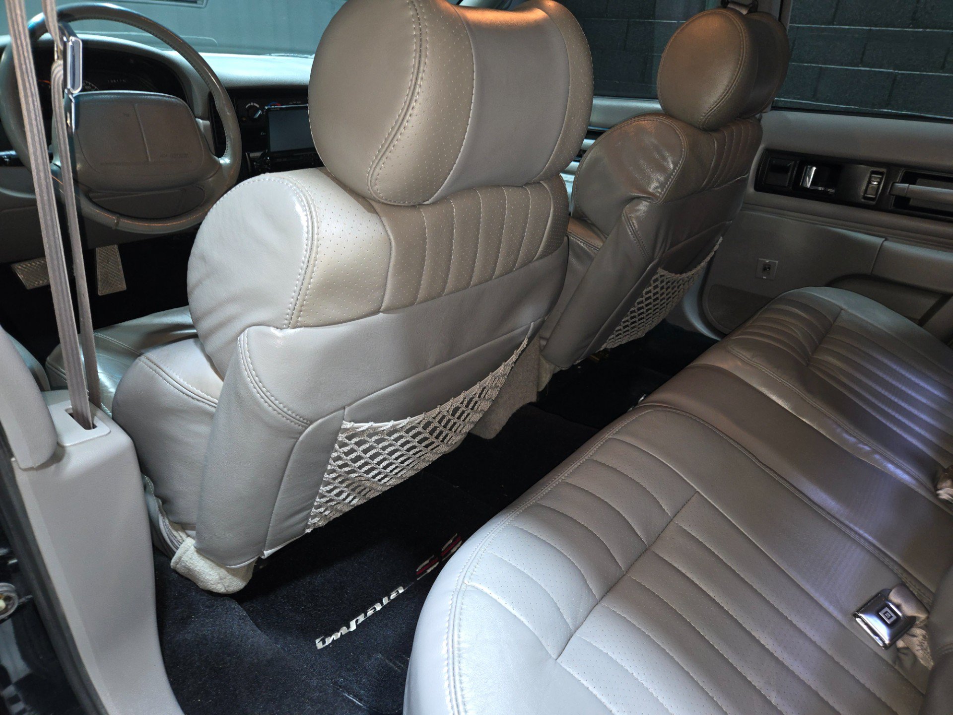 Used 1994 Chevrolet Impala SS RWD image 97