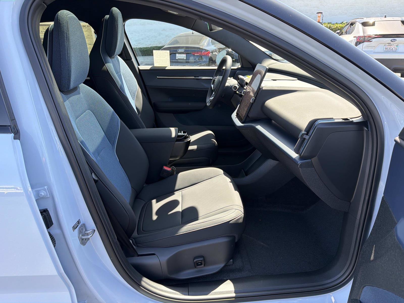 New 2026 Volvo EX30 Ultra w/ Protection Package AWD/4WD image 18