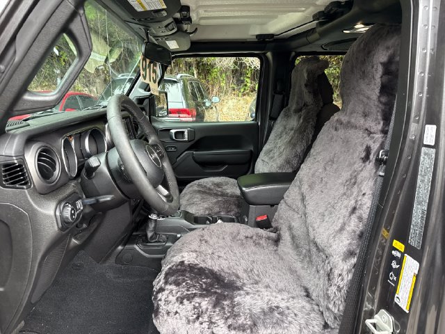 Used 2023 Jeep Gladiator Sport AWD/4WD image 14