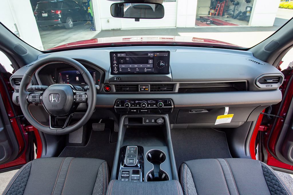New 2026 Honda Pilot Sport image 18