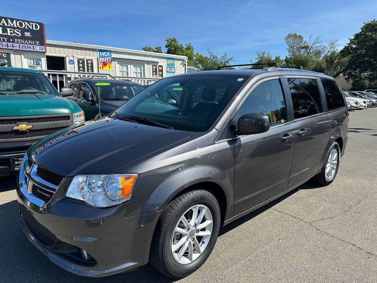 Used 2019 Dodge Grand Caravan SXT image 1