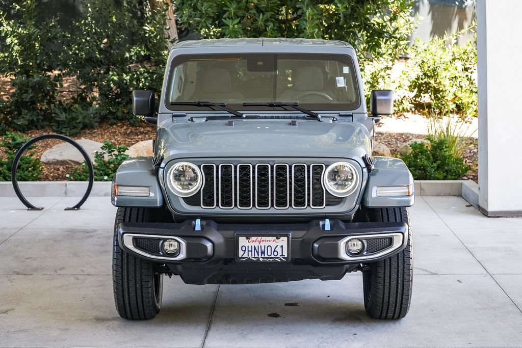 Used 2024 Jeep Wrangler Unlimited Sahara AWD/4WD image 2