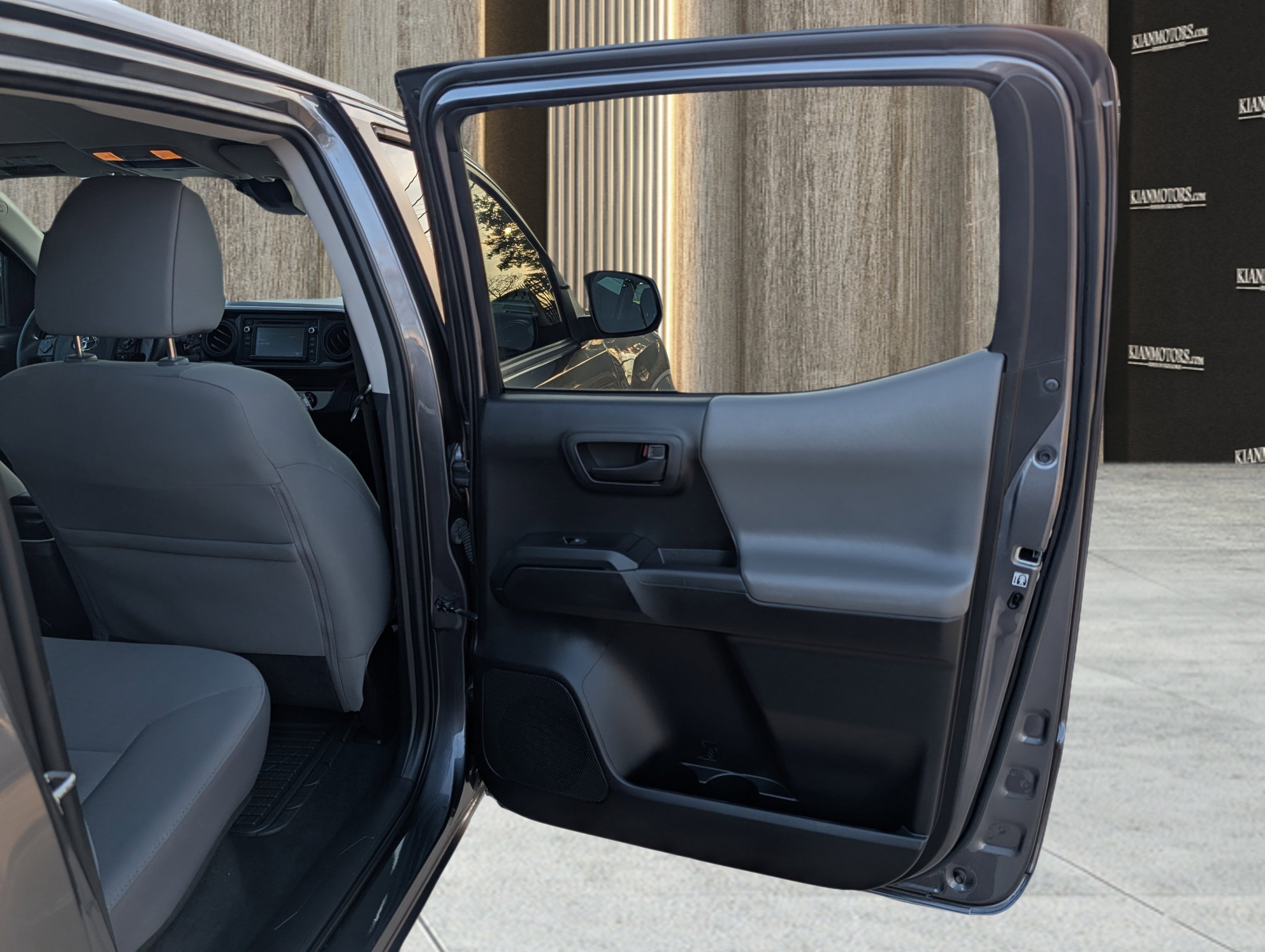 Used 2019 Toyota Tacoma SR w/ SR Convenience Package image 25