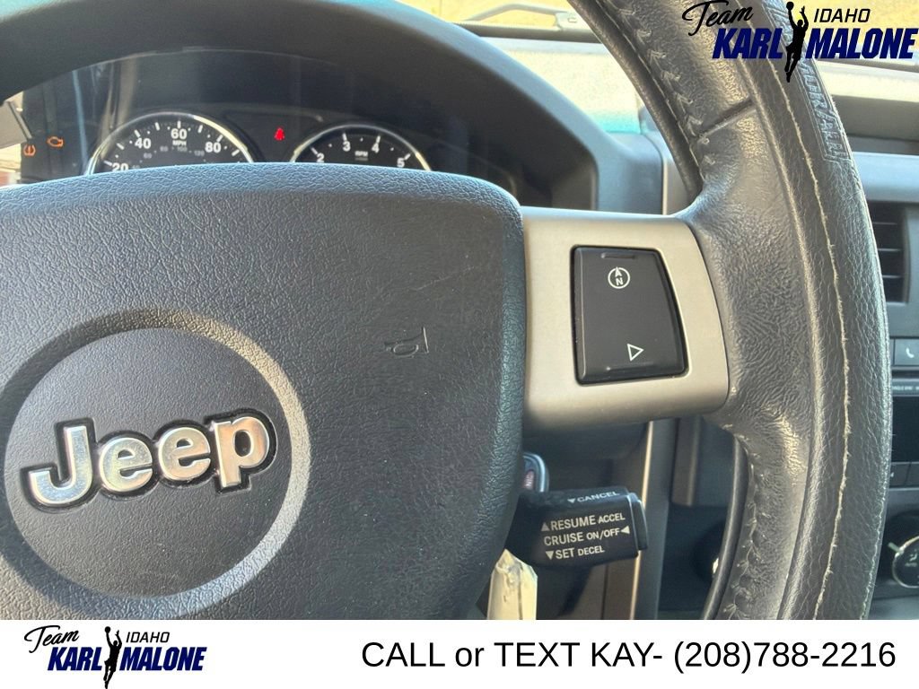 Used 2010 Jeep Liberty Renegade w/ Premium Group AWD/4WD image 28