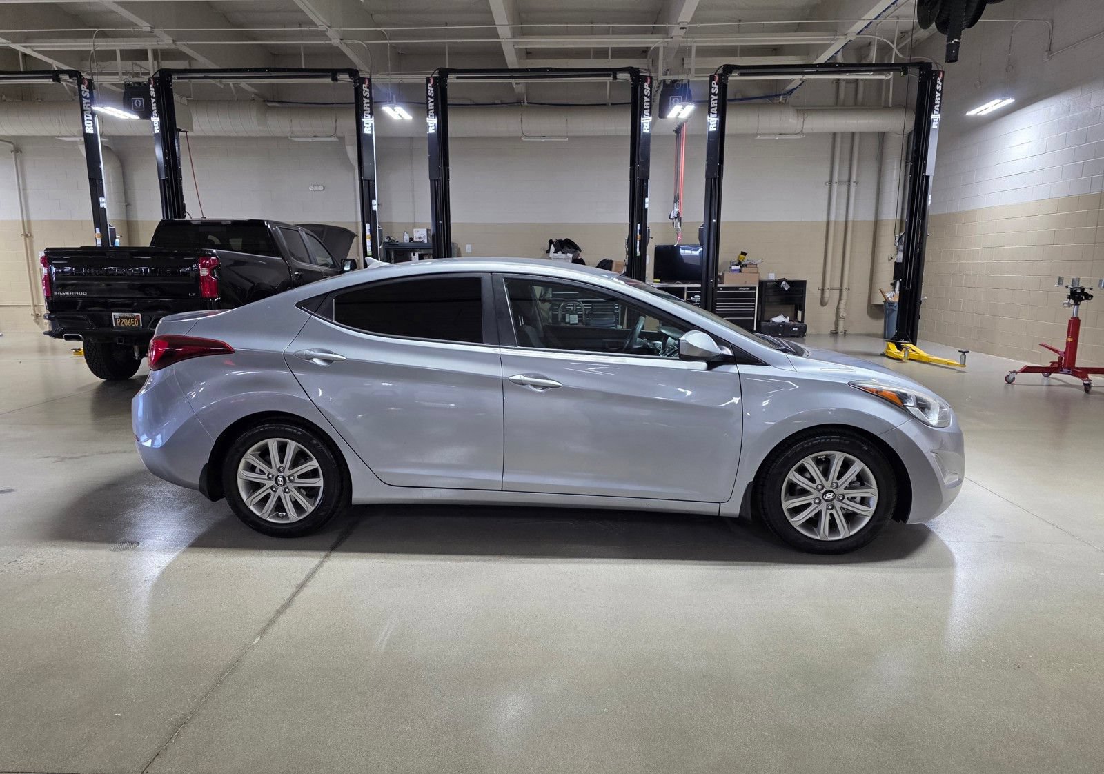 Used 2016 Hyundai Elantra SE w/ Option Group 02 FWD image 8