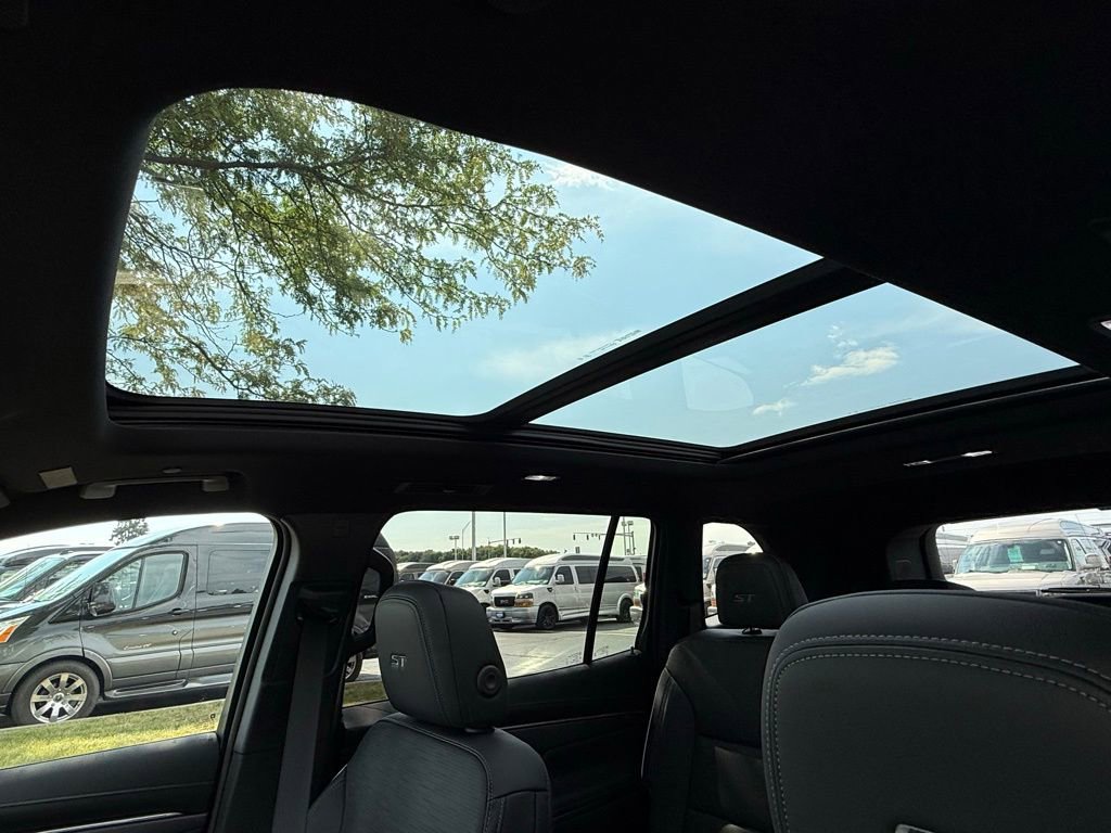 New 2026 Buick Enclave Sport Touring w/ Power Package image 8