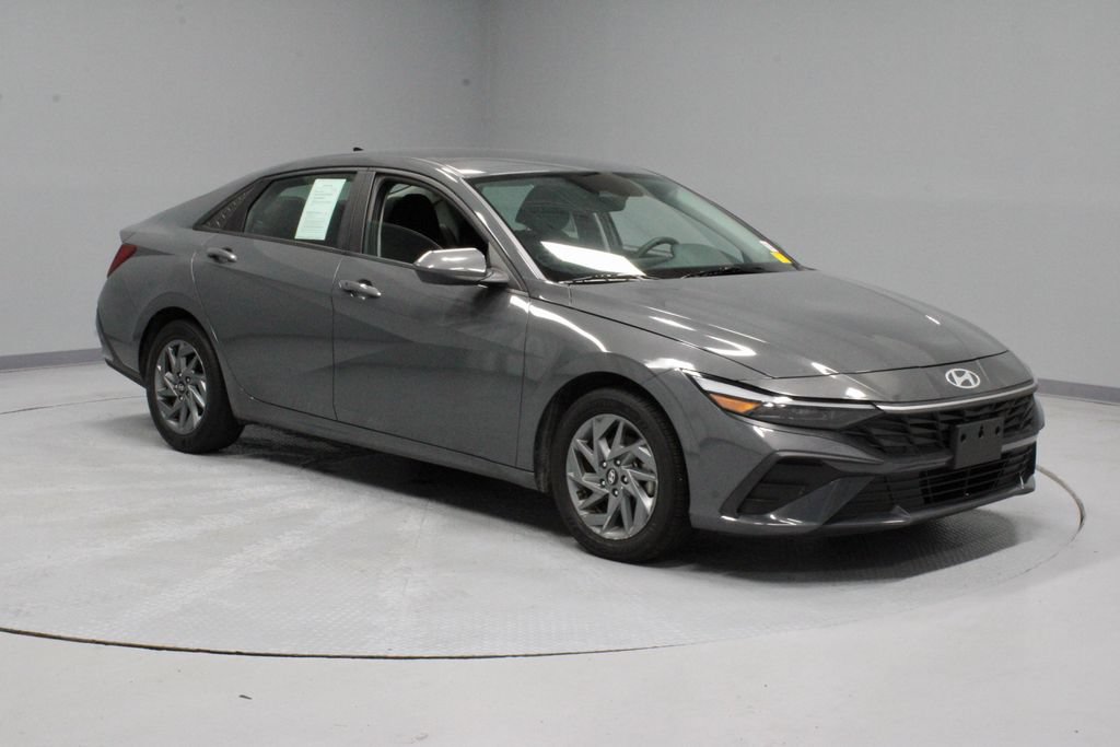 Used 2024 Hyundai Elantra SEL FWD image 1