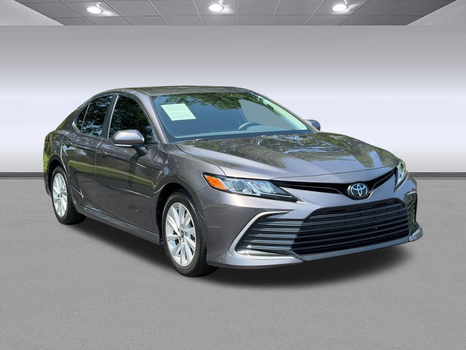 Used 2024 Toyota Camry LE FWD image 7