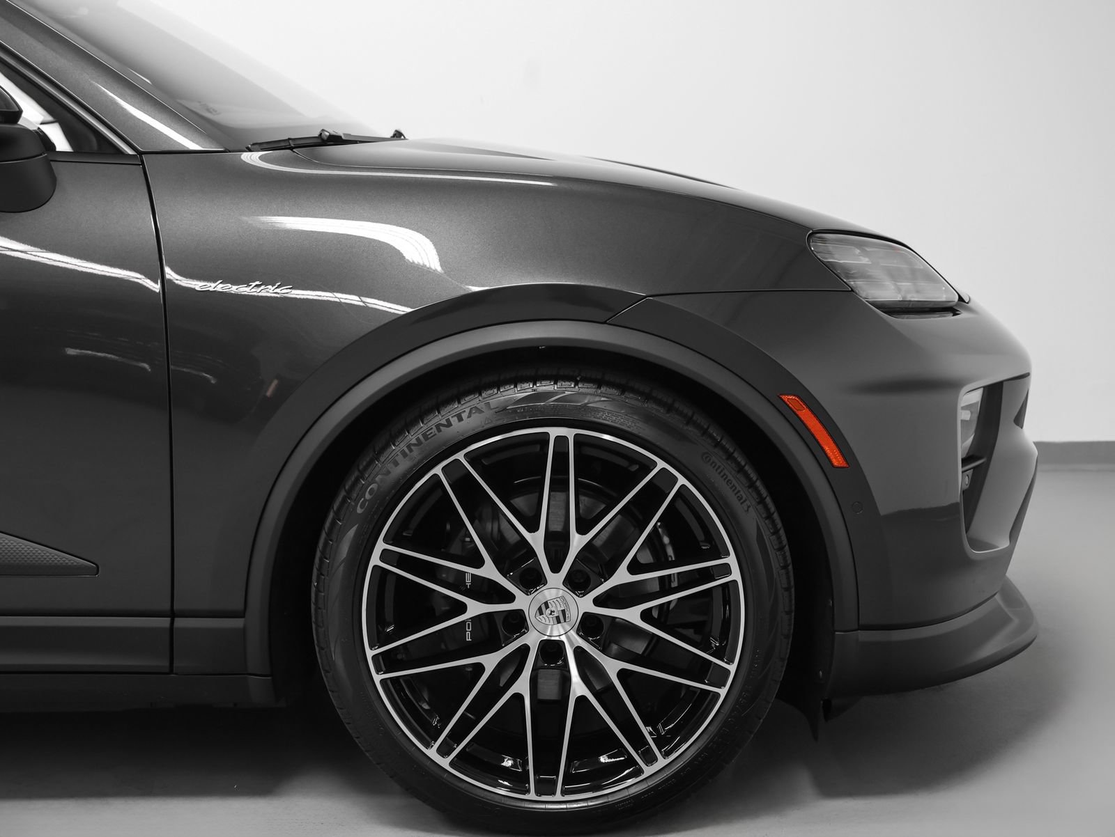 New 2026 Porsche Macan 4 Electric AWD/4WD image 15