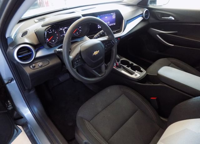 Used 2024 Chevrolet Trax LS FWD image 12