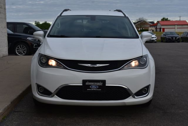Used 2017 Chrysler Pacifica Touring-L w/ Tire & Wheel Group FWD image 12